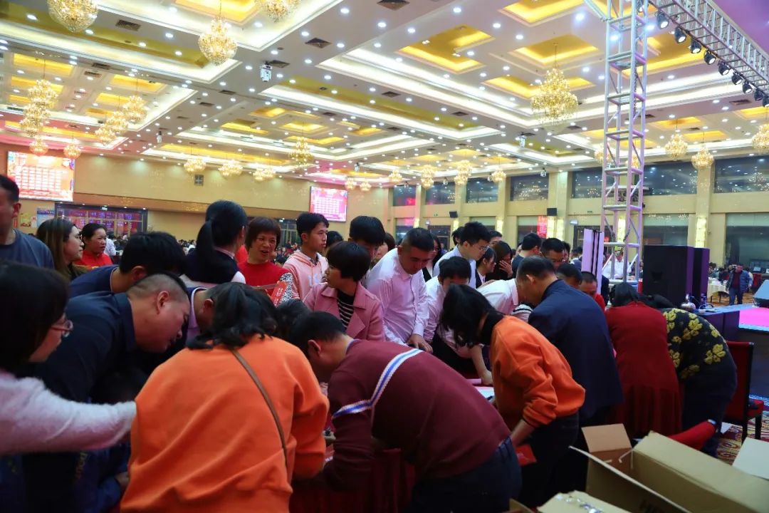 金虎迎新·領(lǐng)跑2022 | 集團(tuán)年度總結(jié)會(huì)暨新年晚會(huì)完美落幕!(圖23) 金虎迎新·領(lǐng)跑2022 | 集團(tuán)年度總結(jié)會(huì)暨新年晚會(huì)完美落幕!(圖23)