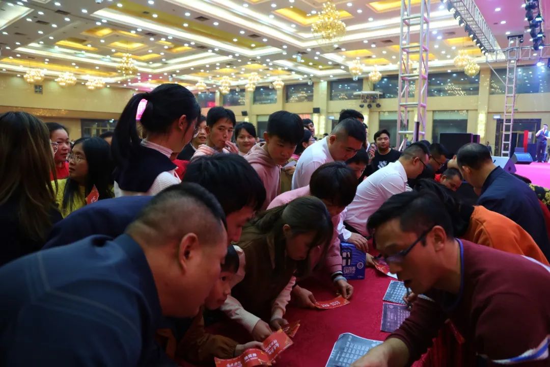 金虎迎新·領(lǐng)跑2022 | 集團(tuán)年度總結(jié)會(huì)暨新年晚會(huì)完美落幕!(圖24) 金虎迎新·領(lǐng)跑2022 | 集團(tuán)年度總結(jié)會(huì)暨新年晚會(huì)完美落幕!(圖24)